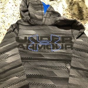 Boys Under Armour sweatshirt.